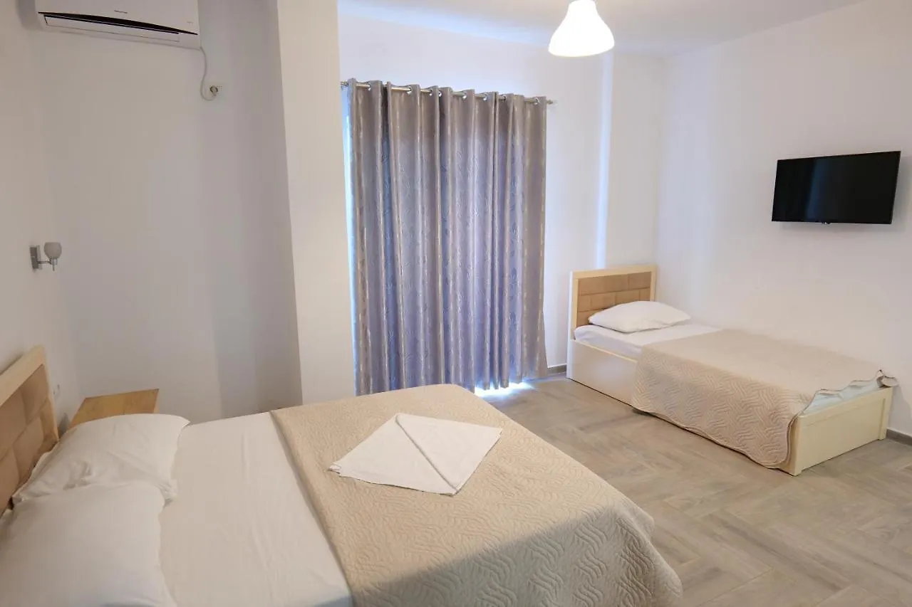 Hotel Villa Adrian Ksamil 0*,