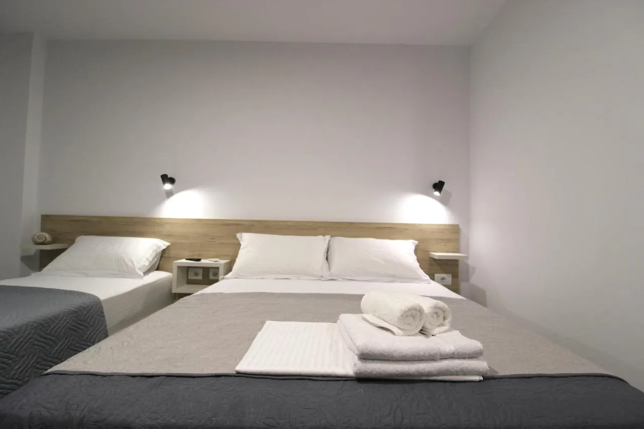 Hotel Villa Adrian Ksamil Guest house