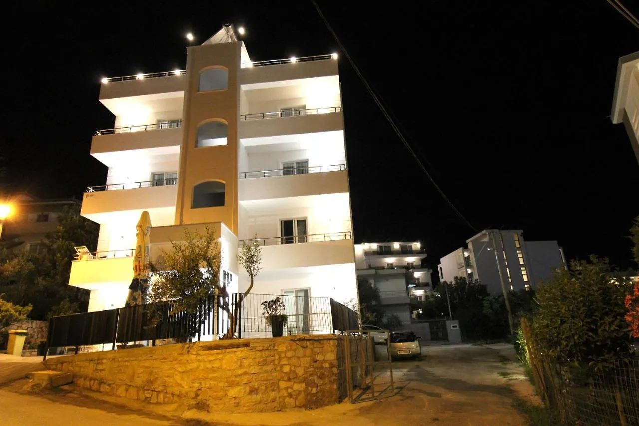 Guest house Hotel Villa Adrian Ksamil