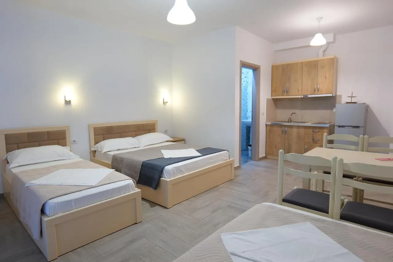 Hotel Villa Adrian Ksamil 0*,